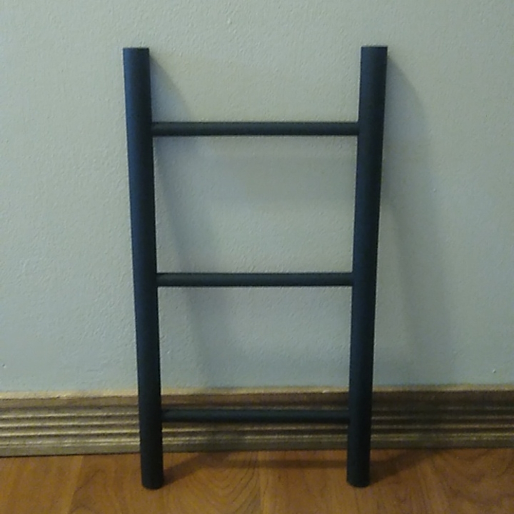Hand Towel Ladder - Picture 2 of 7